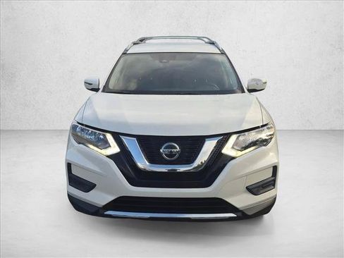 Used 2019 Nissan Rogue SV FWD image 2