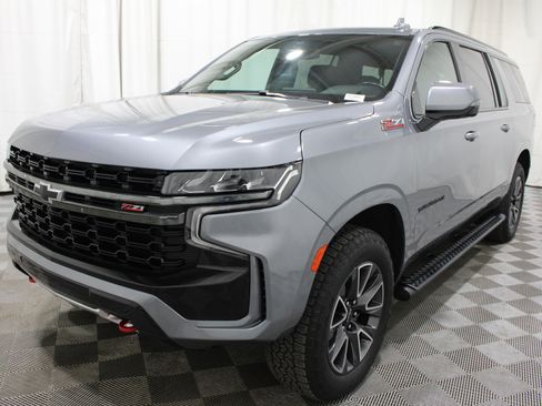 Used 2022 Chevrolet Suburban Z71 w/ Luxury Package AWD/4WD image 35