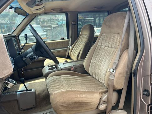Used 1994 Chevrolet Silverado 3500 4x4 Crew Cab image 7