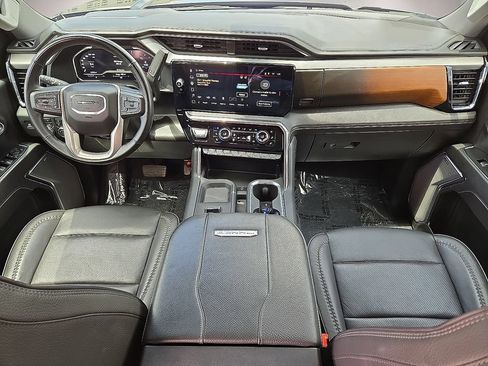 Used 2024 GMC Sierra 2500 Denali w/ Denali Reserve Package AWD/4WD image 17