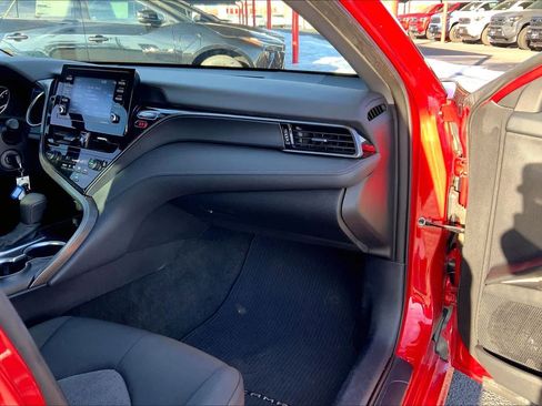 Used 2023 Toyota Camry LE image 19