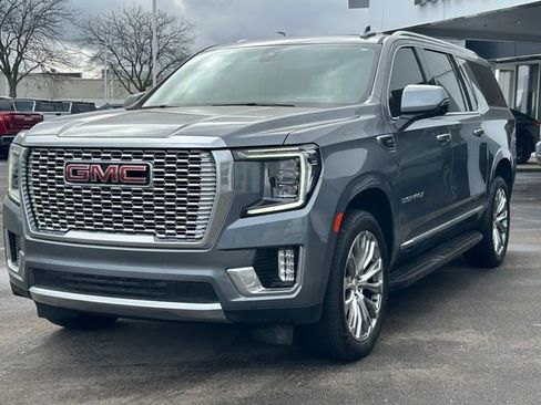 Used 2022 GMC Yukon XL Denali image 3