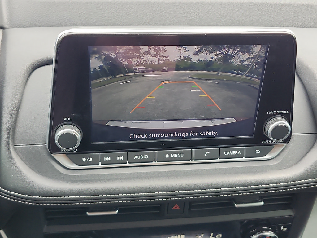 Used 2025 Nissan Rogue SV w/ SV Premium Package FWD image 27