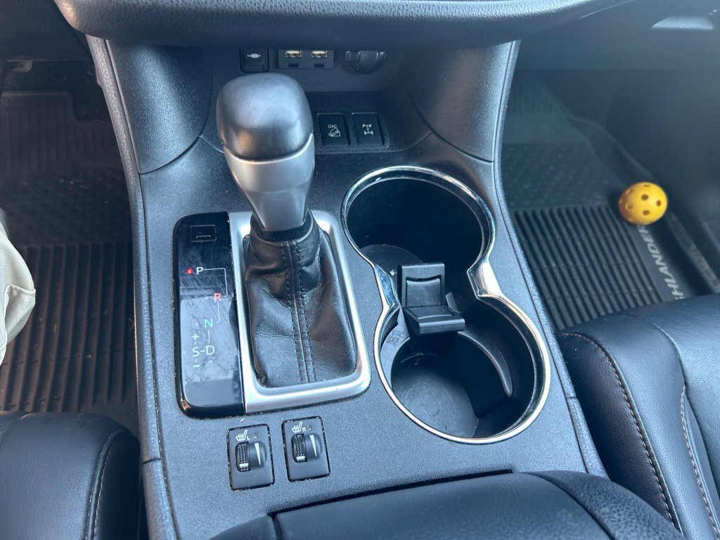 Used 2019 Toyota Highlander XLE AWD/4WD image 11