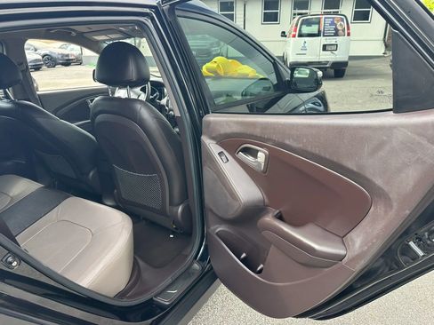 Used 2012 Hyundai Tucson Limited image 14