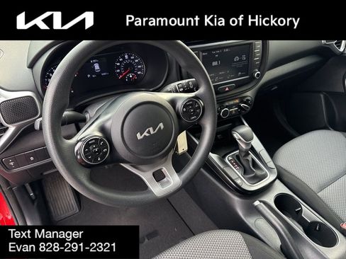Used 2022 Kia Soul LX image 18