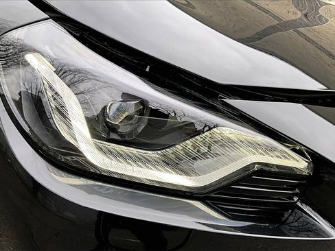 Used 2025 BMW M2 w/ Lighting Package image 31