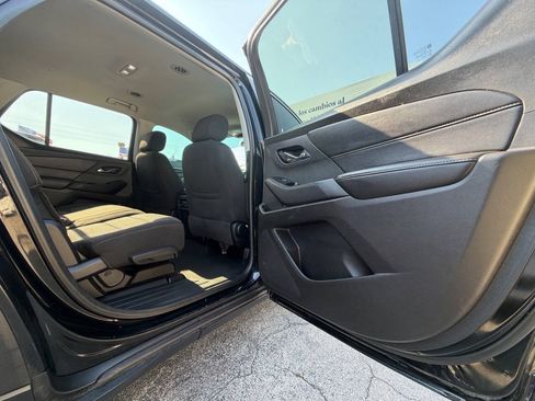 Used 2018 Chevrolet Traverse LS FWD image 20
