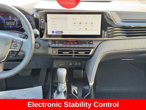 Used 2026 Toyota Camry XLE image 19