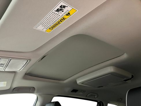 New 2026 Honda Odyssey Touring image 21