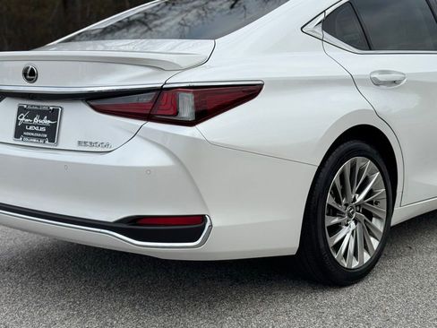 Certified 2023 Lexus ES 300h Ultra Luxury image 15