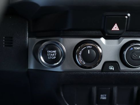 Used 2023 Toyota Tacoma SR5 AWD/4WD image 17