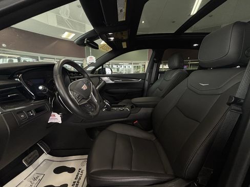 Used 2024 Cadillac XT5 Sportv w/ LPO, Floor Liner Package AWD/4WD image 27
