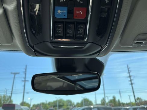 Used 2022 Jeep Grand Cherokee Limited 4xe AWD/4WD image 32