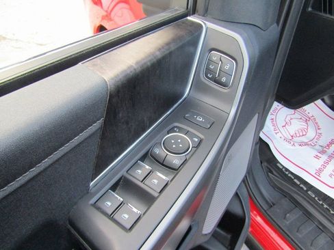 Used 2025 Ford F250 Lariat w/ Chrome Package image 25