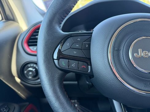 Used 2022 Jeep Renegade Trailhawk AWD/4WD image 15