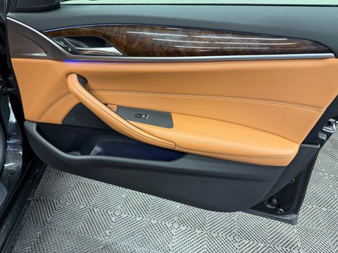 Used 2017 BMW 540i xDrive w/ Premium Package image 14