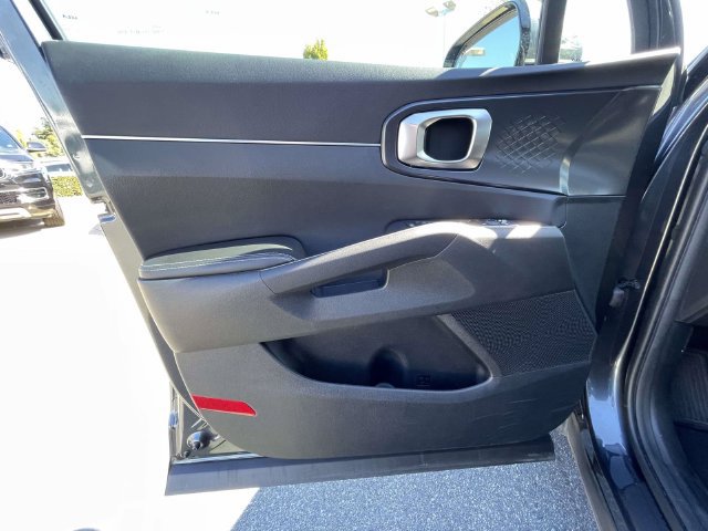 Certified 2024 Kia Sorento S FWD image 17