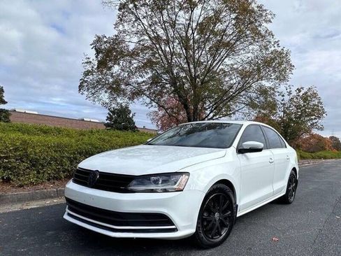 Used 2017 Volkswagen Jetta SE FWD image 5