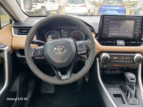 Used 2021 Toyota RAV4 LE FWD image 25
