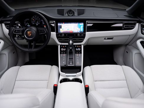 Used 2022 Porsche Macan S image 41