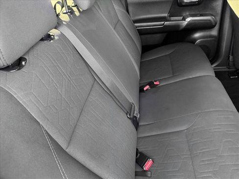 Used 2017 Toyota Tacoma TRD Sport w/ Tow Package image 18