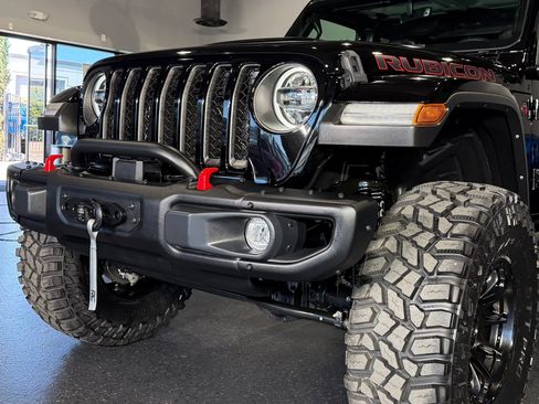 Used 2023 Jeep Gladiator Rubicon w/ LED Lighting Group image 5