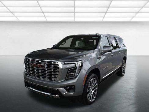 Used 2026 GMC Yukon XL Denali w/ Sun & Power Step Package AWD/4WD image 6