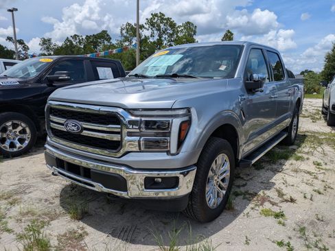 Used 2025 Ford F150 Lariat w/ Equipment Group 501A Mid AWD/4WD image 5