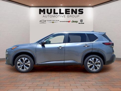 Used 2022 Nissan Rogue SV FWD image 8