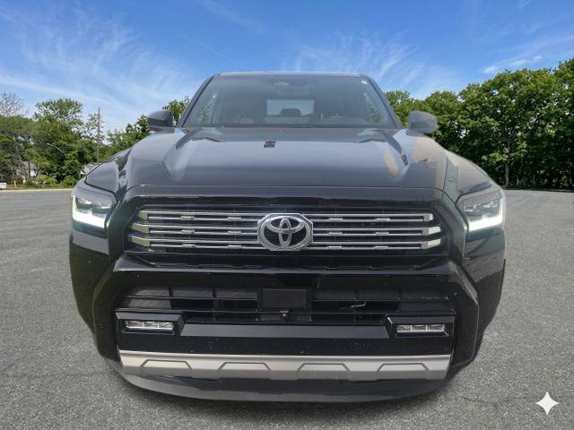 Used 2025 Toyota 4Runner Limited AWD/4WD image 3