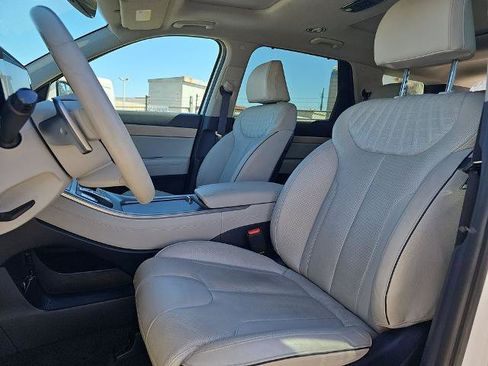 Used 2024 Hyundai Palisade Limited FWD image 15