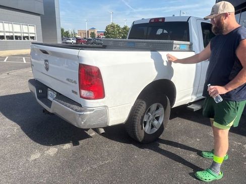 Used 2018 RAM 1500 Classic SLT AWD/4WD image 5