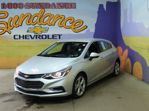 Used 2018 Chevrolet Cruze Premier FWD image 7