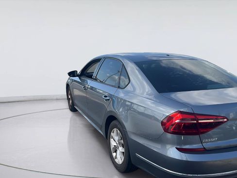 Used 2018 Volkswagen Passat 2.0T S FWD image 3