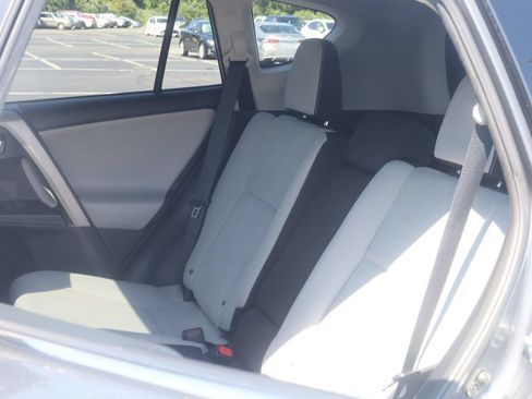 Used 2017 Toyota RAV4 XLE AWD/4WD image 30