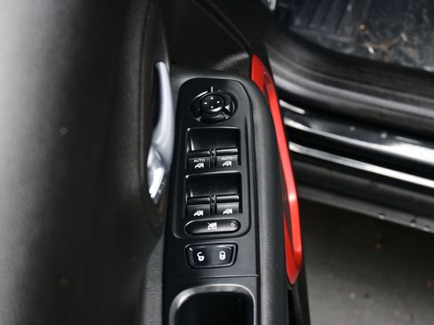 Used 2017 Jeep Renegade Trailhawk image 10