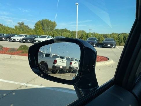 New 2026 Chrysler Pacifica Limited w/ S Appearance Package image 14