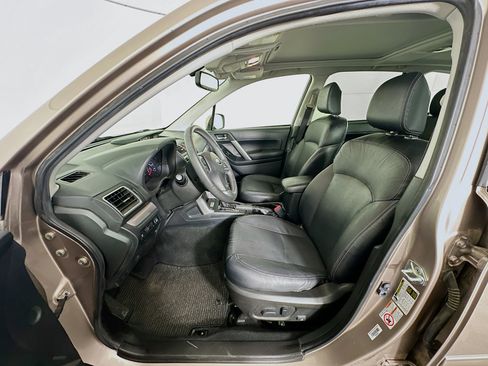 Used 2016 Subaru Forester 2.5i Touring w/ Eyesight & Navigation System image 13