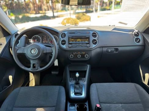 Used 2012 Volkswagen Tiguan S FWD image 32