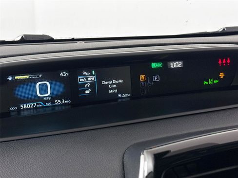 Certified 2022 Toyota Prius LE image 18