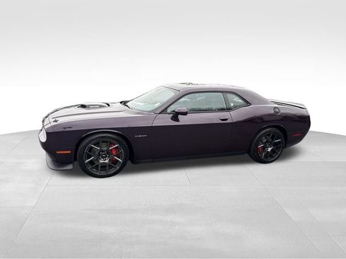Used 2022 Dodge Challenger R/T w/ Plus Package image 2