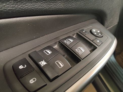 Used 2021 Jeep Cherokee Latitude Lux AWD/4WD image 27