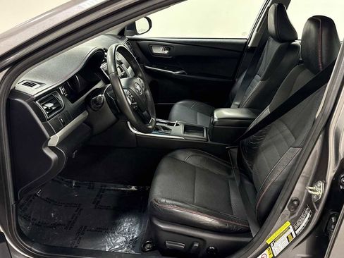 Certified 2017 Toyota Camry SE image 13