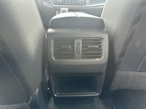 Used 2023 Nissan Rogue S AWD/4WD image 16
