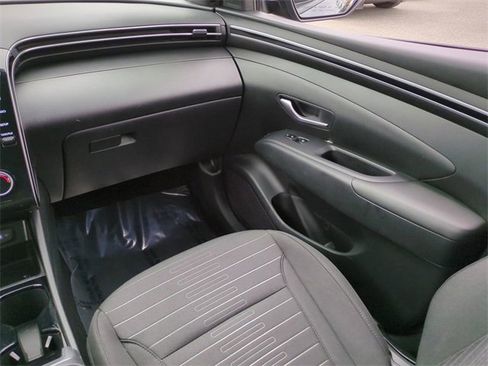 Used 2024 Hyundai Santa Cruz SE image 17