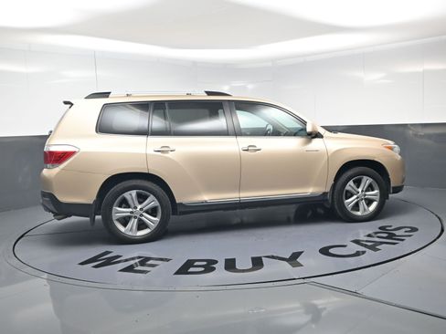 Used 2013 Toyota Highlander Limited image 10