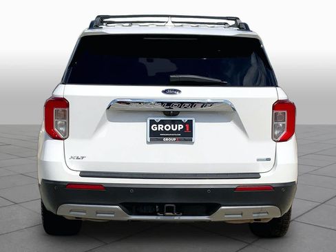 Used 2020 Ford Explorer XLT w/ Equipment Group 202A AWD/4WD image 5