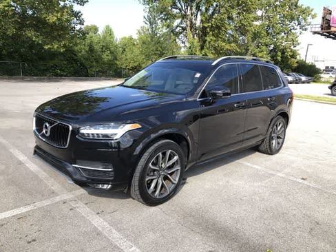 Used 2019 Volvo XC90 T5 Momentum w/ Protection Package Premier FWD image 2
