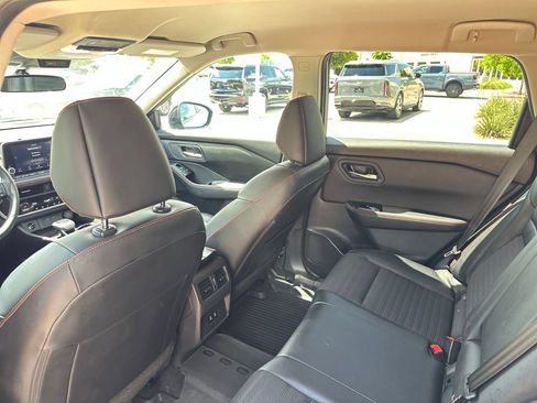 Used 2025 Nissan Rogue SV AWD/4WD image 36